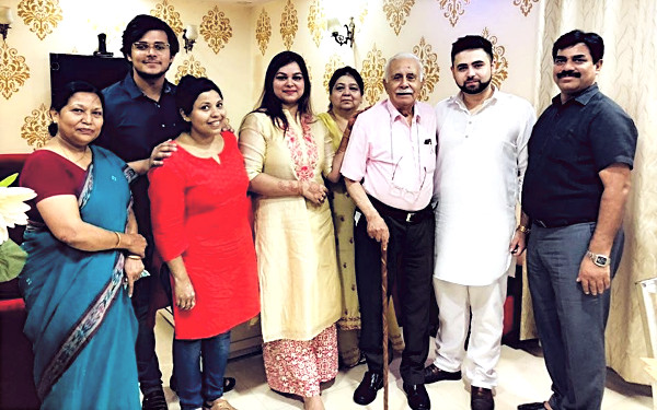 Shri Niti Paul Mehta with his family.