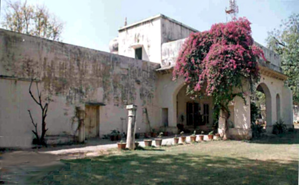 Jagmohan Niwas, Alwar that served as Khemchand ji's residence as Collector and District Magistrate.